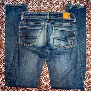 American Eagle Size 00, SKINNY SUPER STRETCH 30inseam. LIKE NEW..